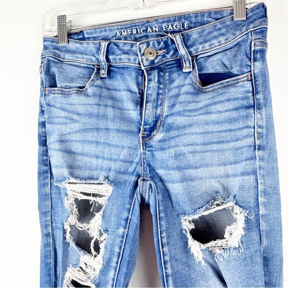 American Eagle Outfitters Women's Light Blue Distressed Skinny Jeans